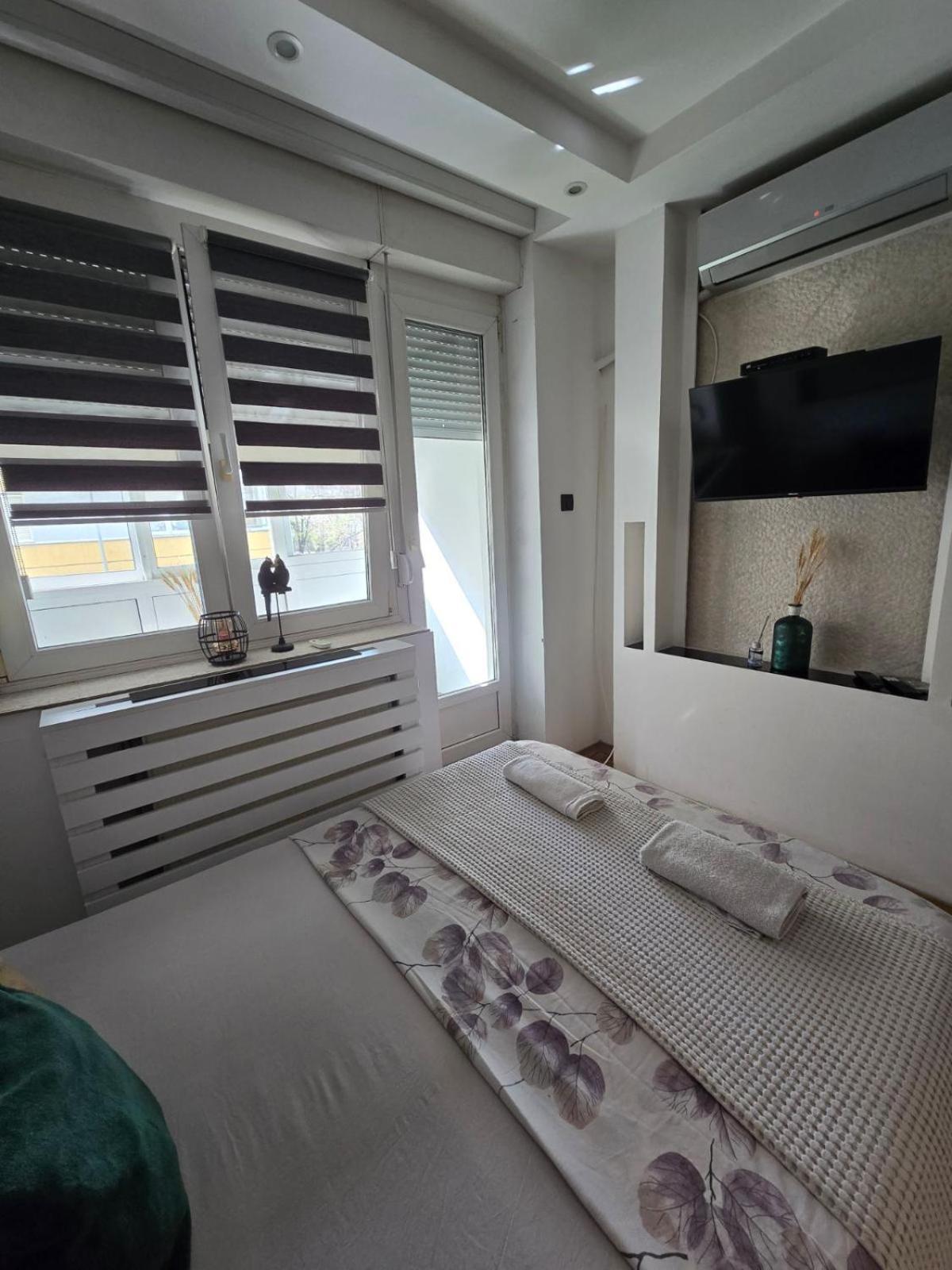 Arizona Appartement Novi Sad Buitenkant foto